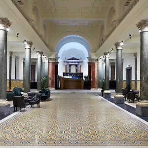 4* מלון The Building