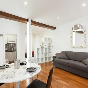 Urbana Lodge, Monti Apartment